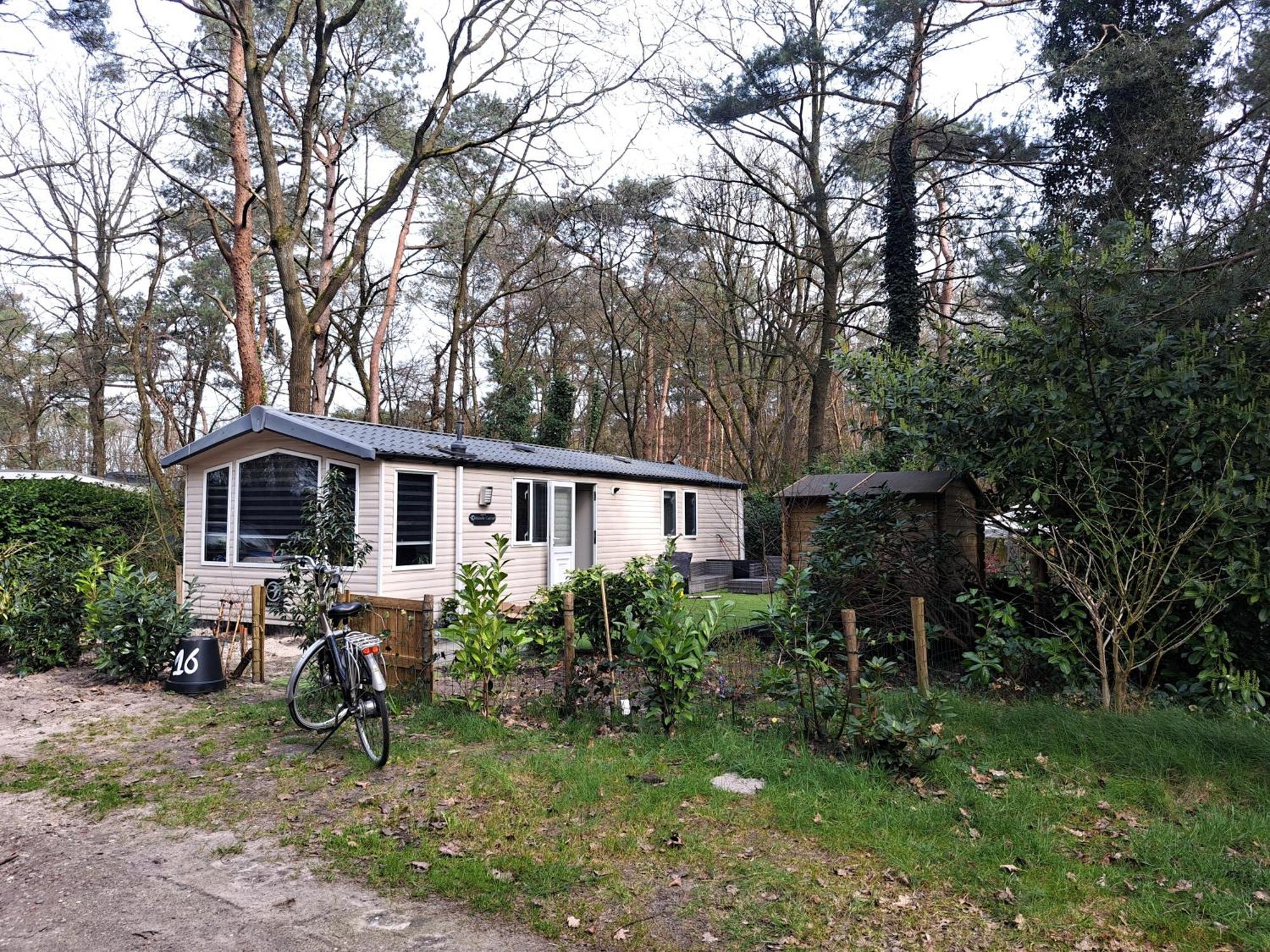 Ruim Chalet, Midden In Het Bos! Nunspeet Exterior photo